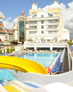 Dream World Resort & Spa